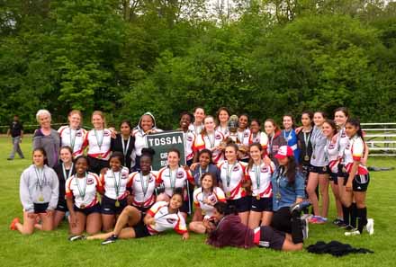 Sir Oliver Mowat team photo after winning the City Championships in 2017
