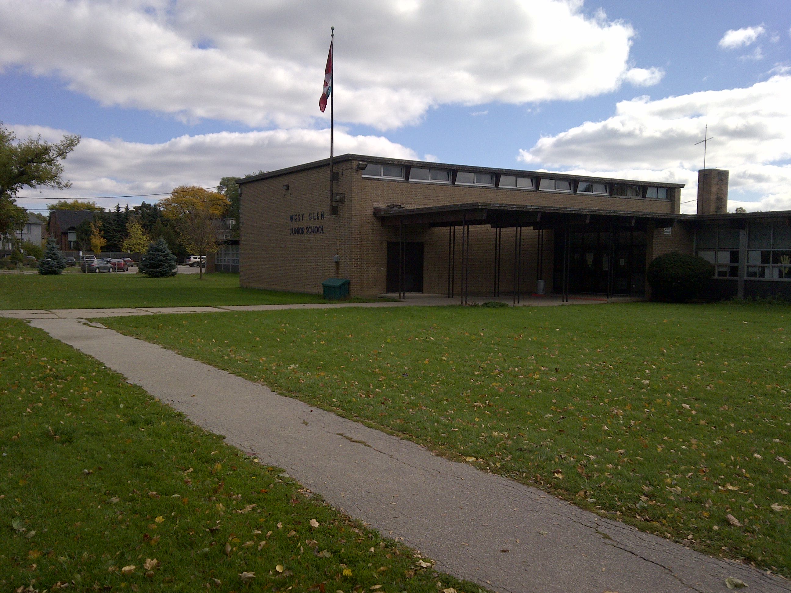 West Glen Junior School Photo