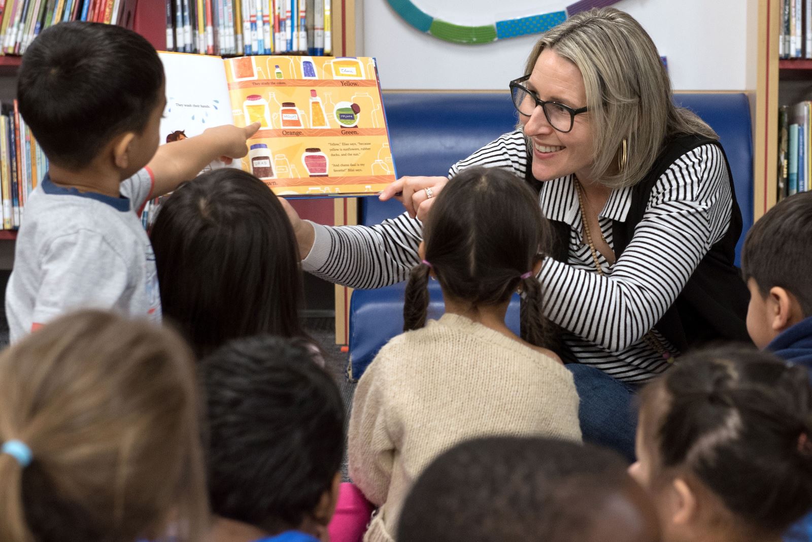 Chelsea reading to her class.