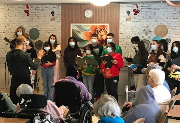Mowat students perform for seniors